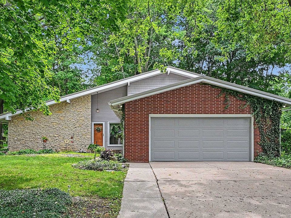 1st image of 1 Meadow Ln