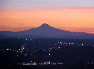 772 SW Broadway Dr, Portland, OR 97201