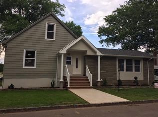 82 Grand St, Clark, NJ 07066