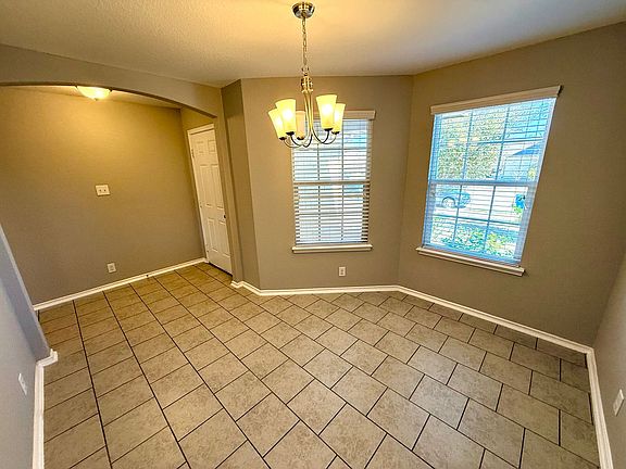 3rd image of 10091 Strasbourg Way