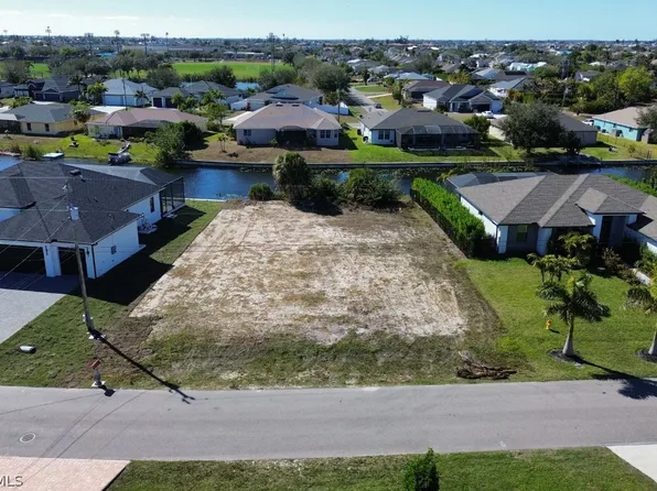 302 SW 26th Ave, Cape Coral, FL 33991