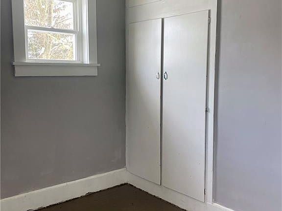 4th image of 108 S East Ave