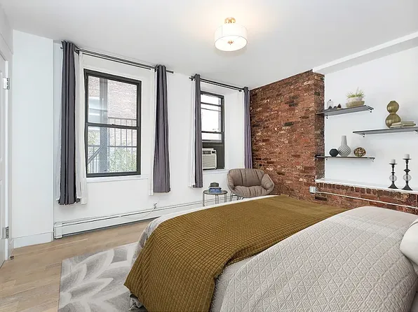 334 Bowery 3R image 2 of 8