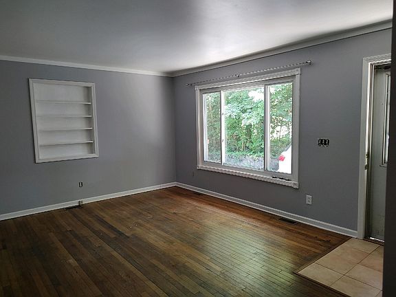 3rd image of 2507 S Banta Ave #2507