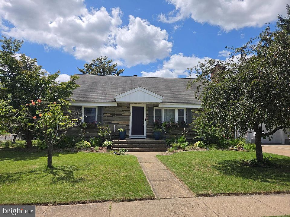 1st image of 321 Buttonwood St