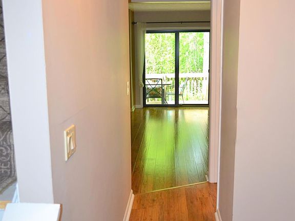 3rd image of 1040 Crisfield Dr