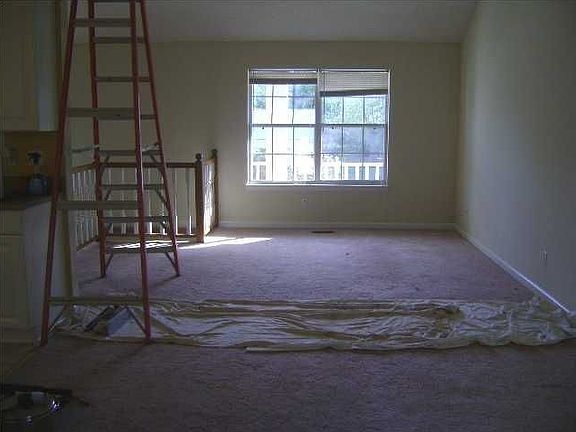 3rd image of 909 Brookrun Dr