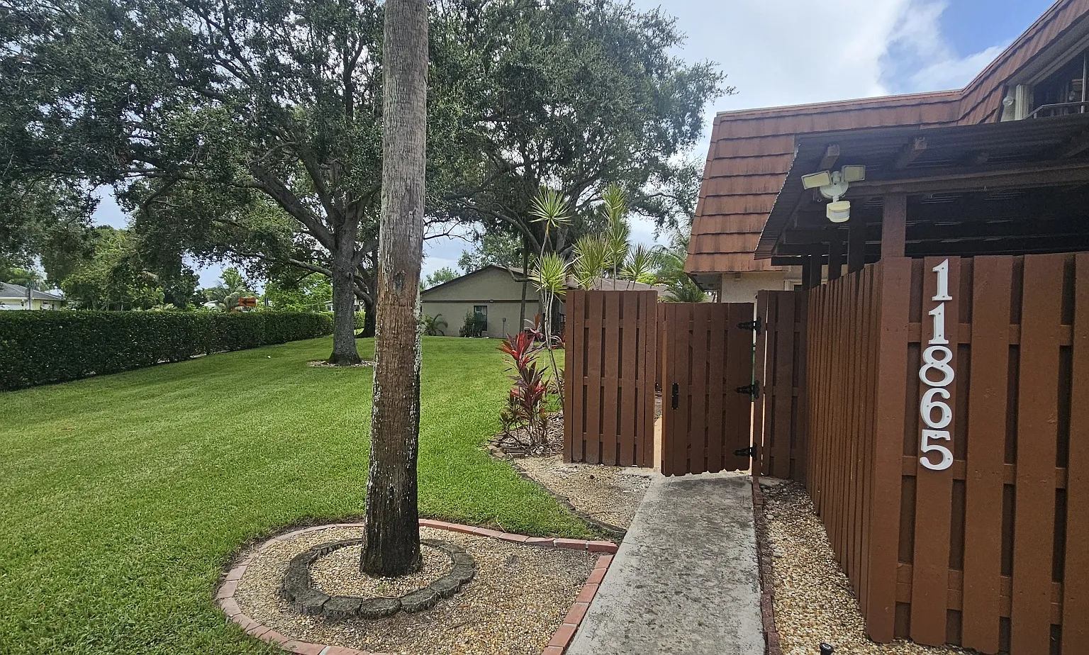 3 bed, 2.5 bath, 1654 sqft, $3,000 — Photo 3