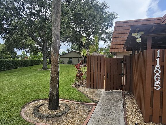 3rd image of 11865 SW 11th Ct