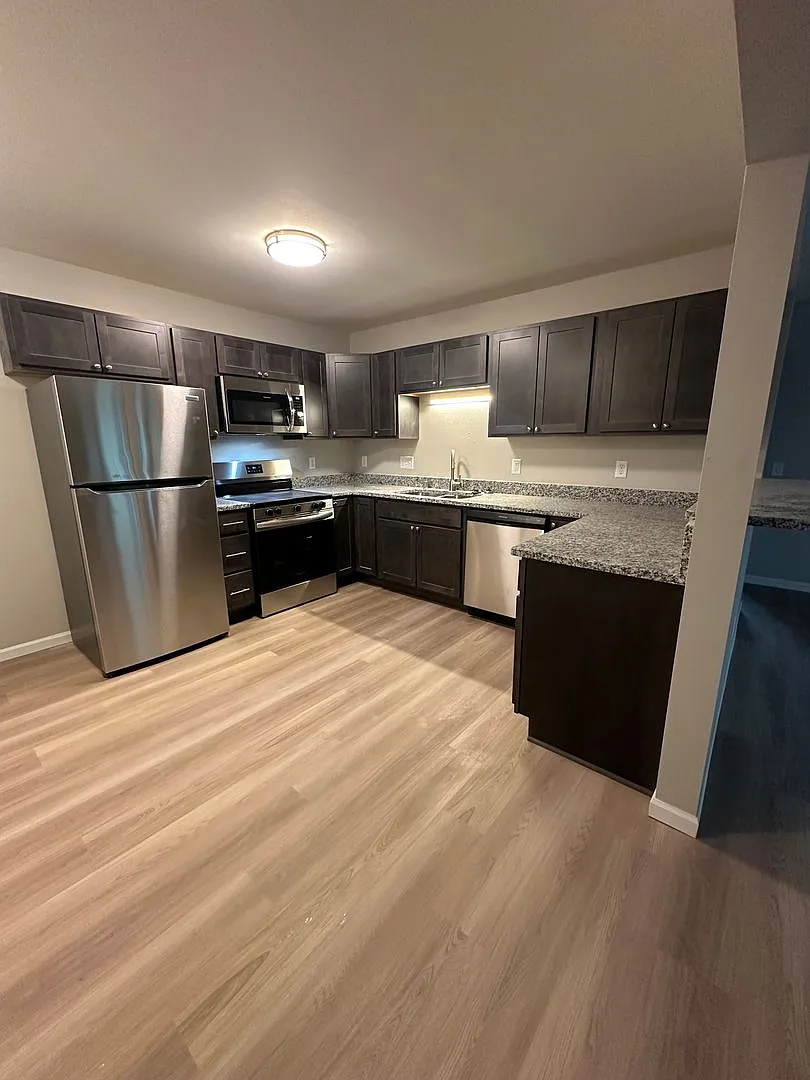 The Court Apartments — Photo 1
