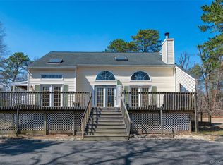 221 E Montauk Hwy, Hampton Bays, NY 11946