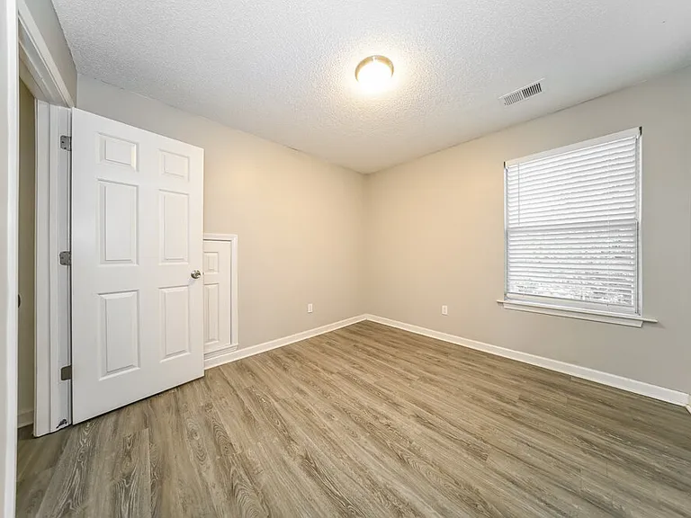 1205 Redbud Ct — Photo 11