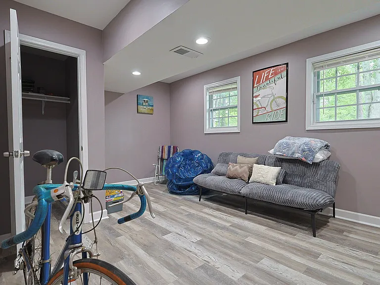 Briar Creek Ln — Photo 28