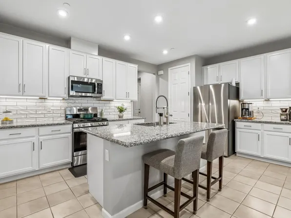 155 Arbor Grove, Dixon, CA 95620