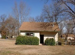 203 E French St, Perkins, OK 74059