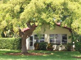1067 Forest Lakes Dr, Naples, FL 34105