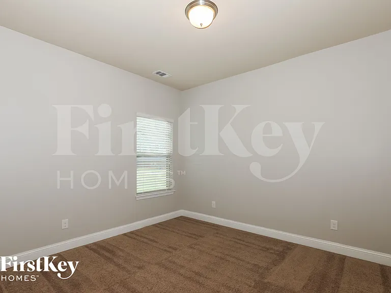 1000 Yorkshire Dr — Photo 13