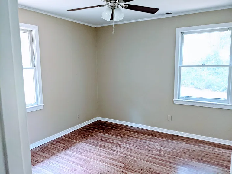 2435 Ridge Rd — Photo 4