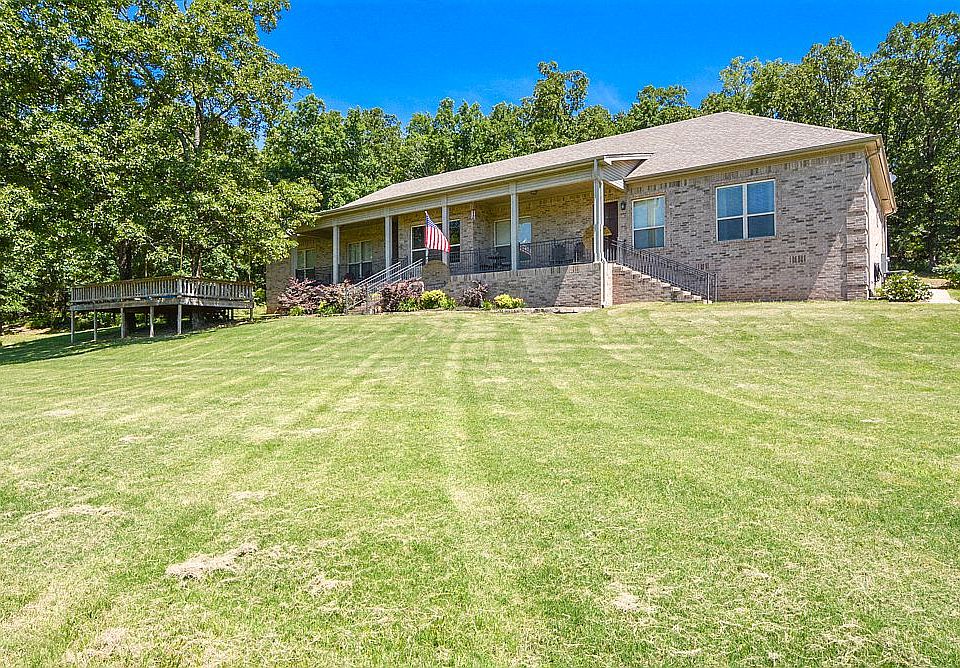 Covered porch 2 front doors