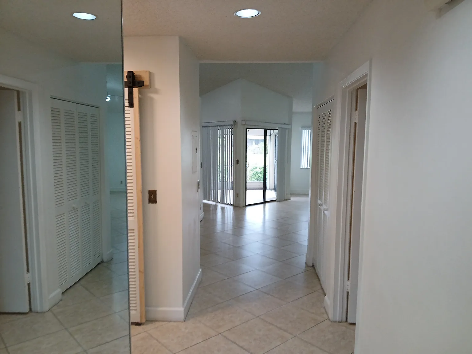 2 bed, 1279 sqft, $3,000 — Photo 2