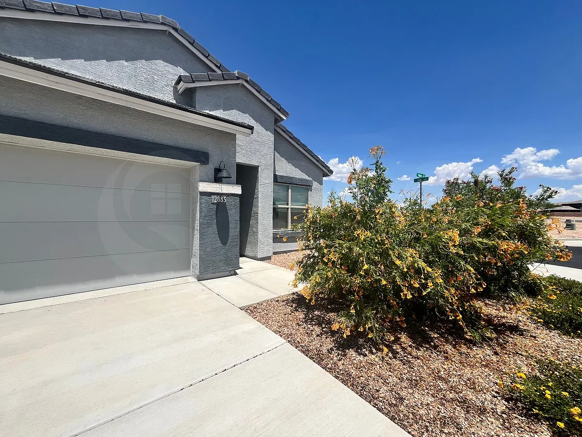 5 bed, 3.0 bath, 1909 sqft, $2,175 — Photo 4