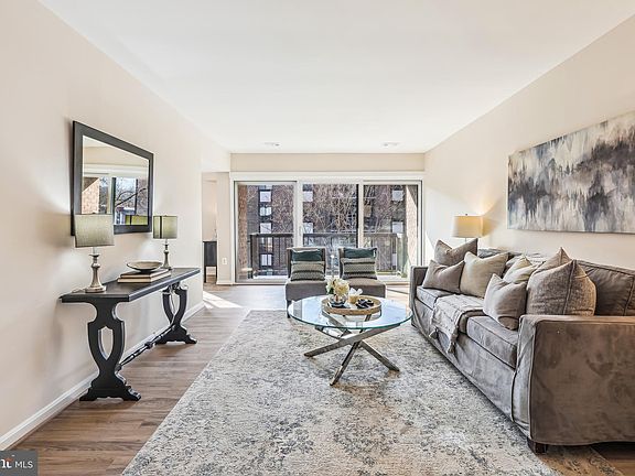 4th image of 9733 Kings Crown Ct APT 101