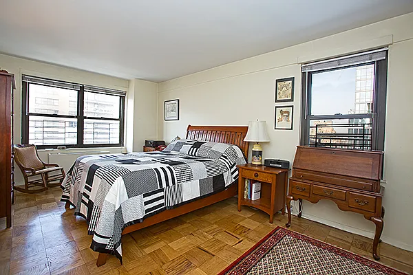 Sold by Julie Friedman Realty | media 4