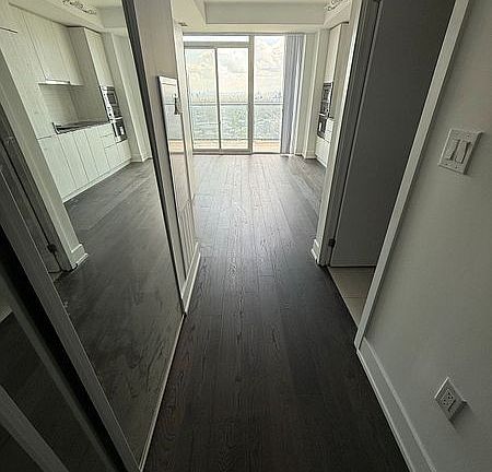 2nd image of 955 Bay St #4004