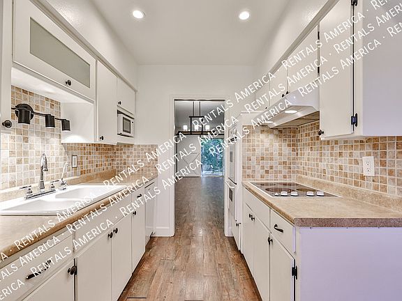 2nd image of 1107 W Osborn Rd Unit 206