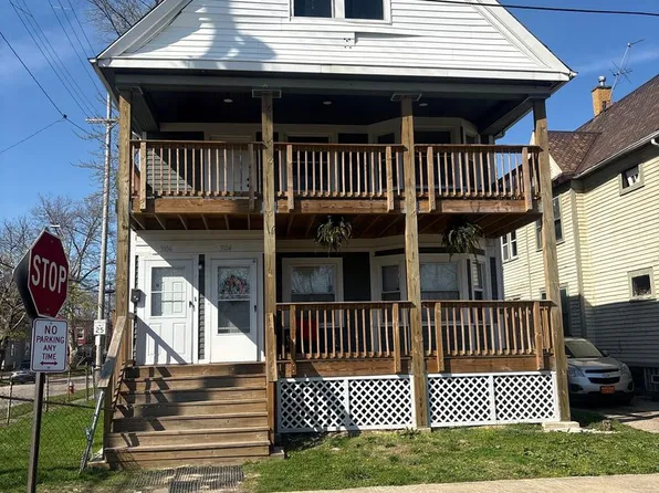 3104 Poe Ave, Cleveland, OH 44109