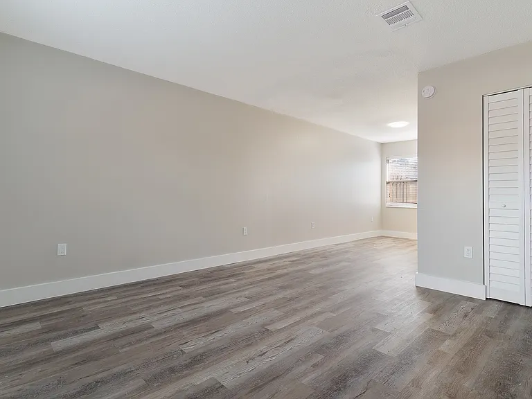 Emerald Cove West — Photo 24