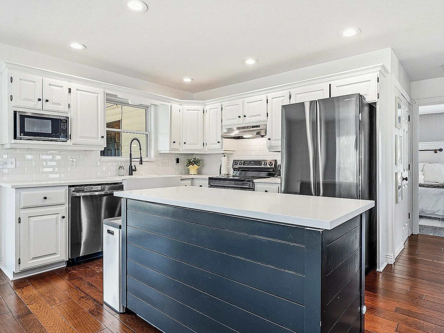3 bed, 2.5 bath, 2000 sqft, $3,200 — Photo 4