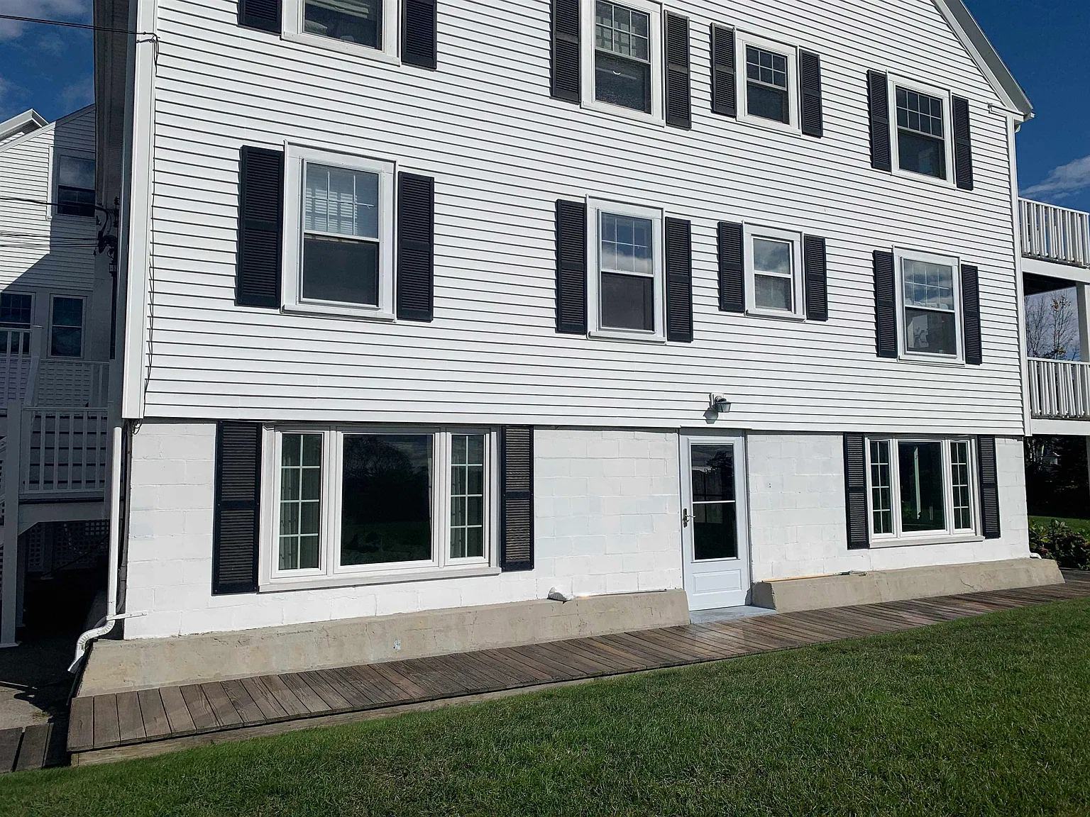 42 Washington Rd — Photo 3