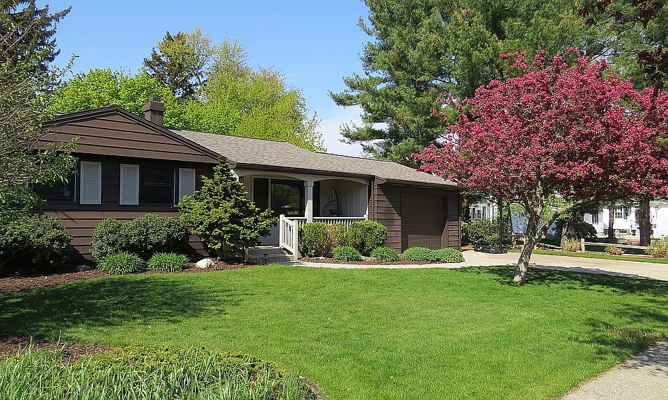 1st image of 435 Orchard Ave