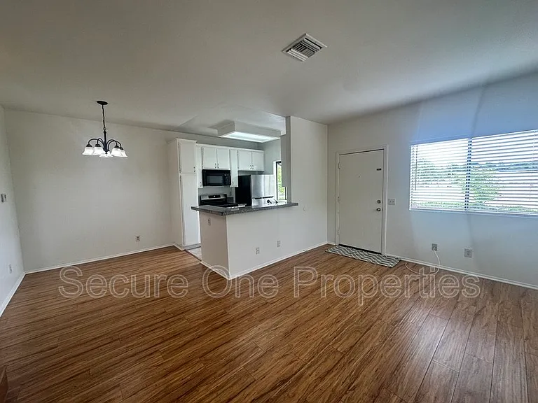 86 Maegan Pl #5 — Photo 2