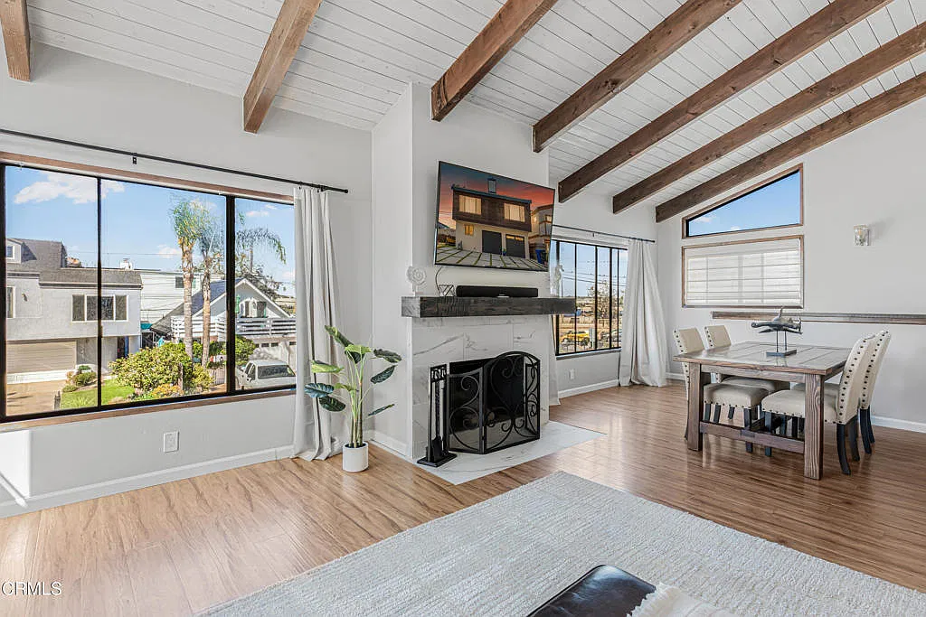 3 bed, 2.0 bath, $4,200 — Photo 3