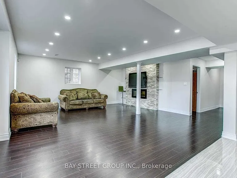 17 Lady Karen Cres #LOWER — Photo 6