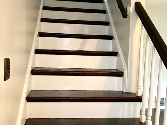 5th image of 1109 Blanchan Ave