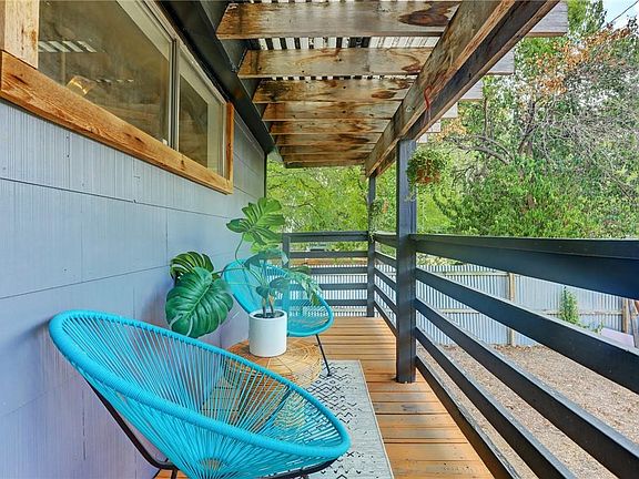 5th image of 1007 Prospect Ave