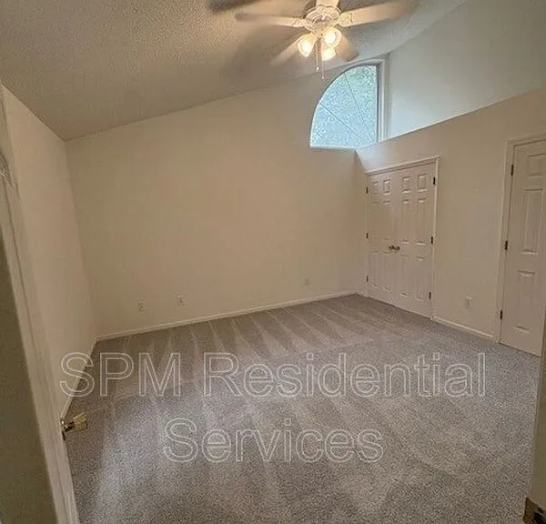 2705 Mayfair Dr #H-301 — Photo 7