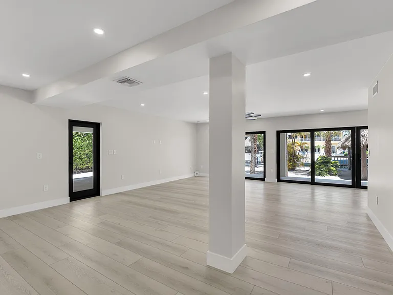 294 Saint Thomas Ave — Photo 48