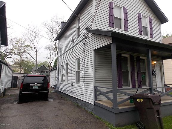 2nd image of 317 Gold Ave NW