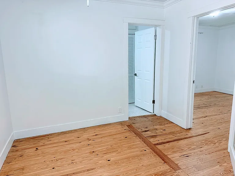 221 S M St — Photo 17