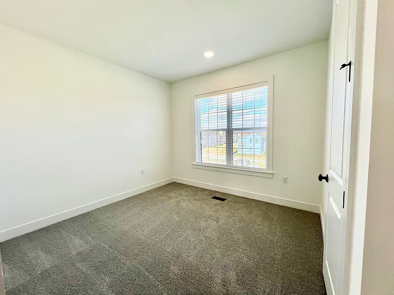 401 Cranford Way — Photo 12