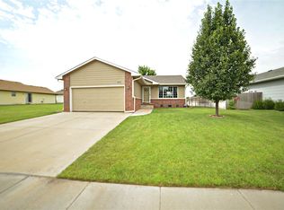 1625 E Winterset St, Goddard, KS 67052