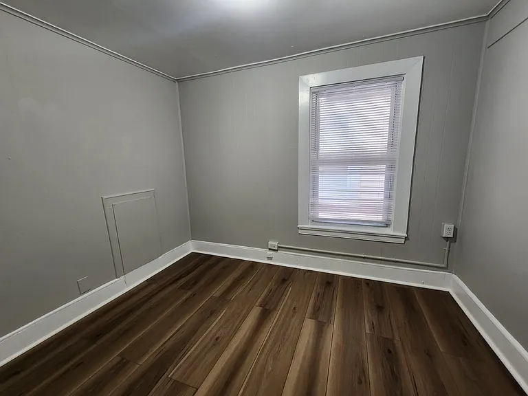 202 Hallock Ave #2022 — Photo 12
