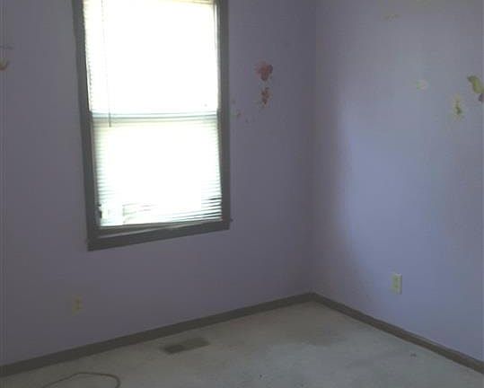 4th image of 1023 NE Green St