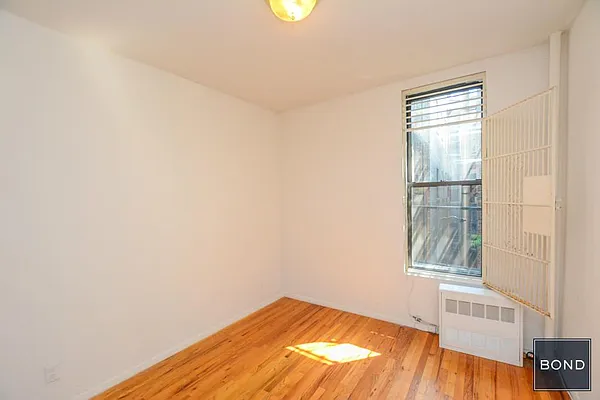 Rented by Bond New York | media 20