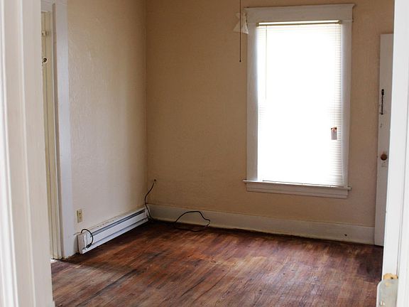 5th image of 1008 N Pennsylvania Ave