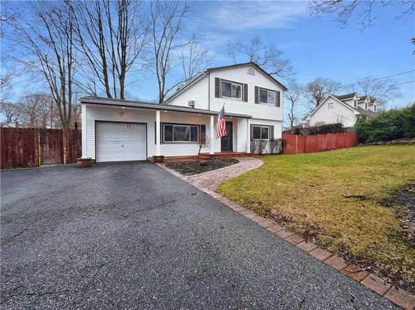 95 Sharp Street, Patchogue, NY 11772